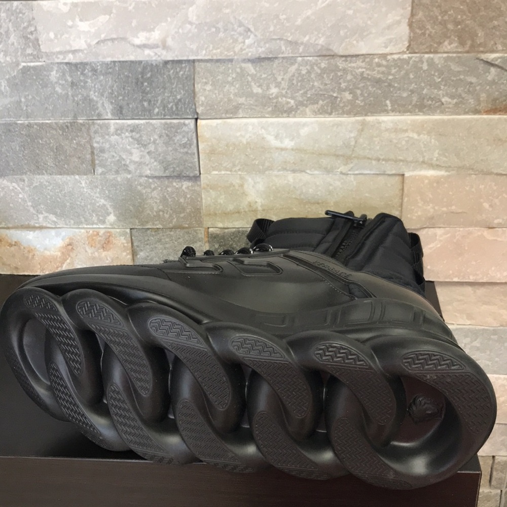 🎁 Versace Men's Chain Reaction High Top Sneakers Boot - Picture 8 of 9